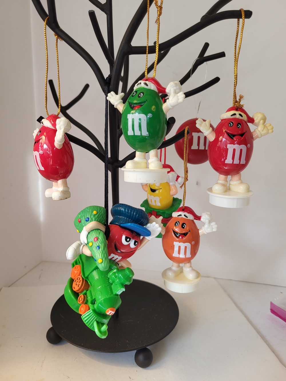 M&M's Holiday Ornament Set/7 - Assorted Colors